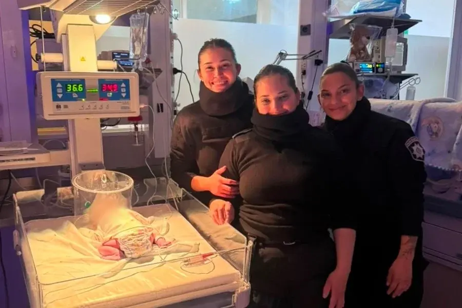 Policías asistieron a una madre en trabajo de parto en zona oeste y colaboraron con el nacimiento de su hijo