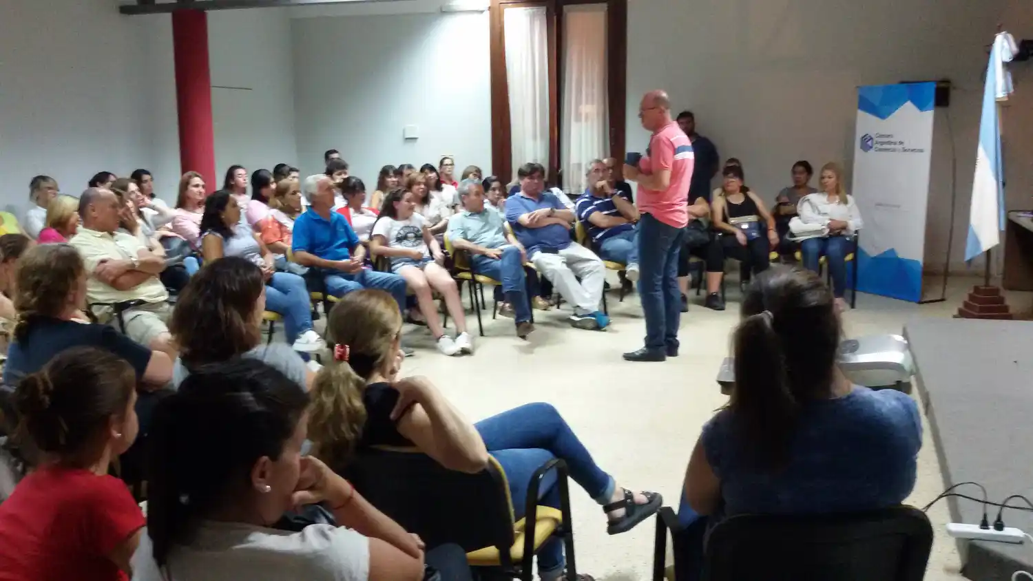  El Centro de Defensa Comercial e Industrial realizó una capacitación sobre RCP 