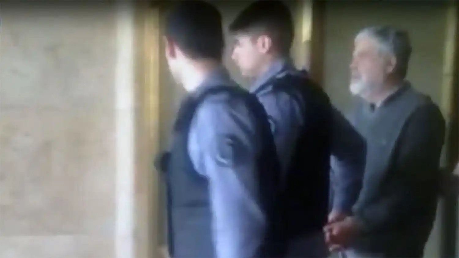 Legisladores bonaerenses de La Cámpora fueron a la cárcel para visitar a De Vido