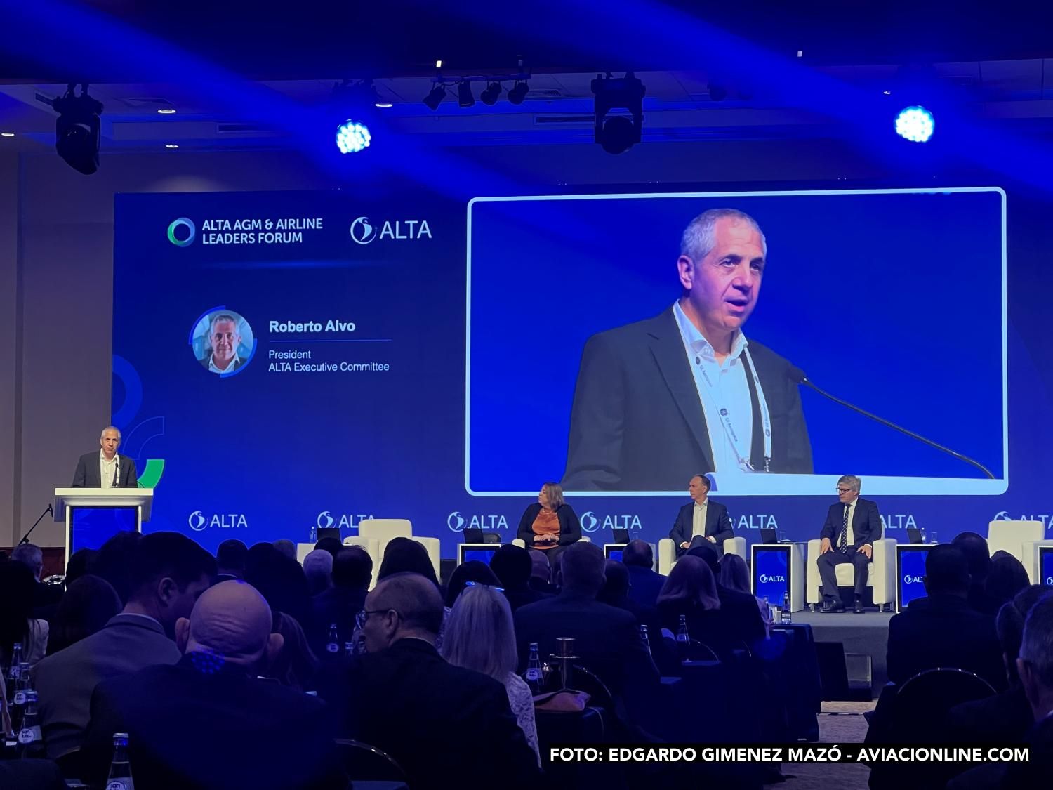 Roberto Alvo, CEO de LATAM, dispara contra la nueva tasa de conexión de Lima y la ley SAF de Brasil