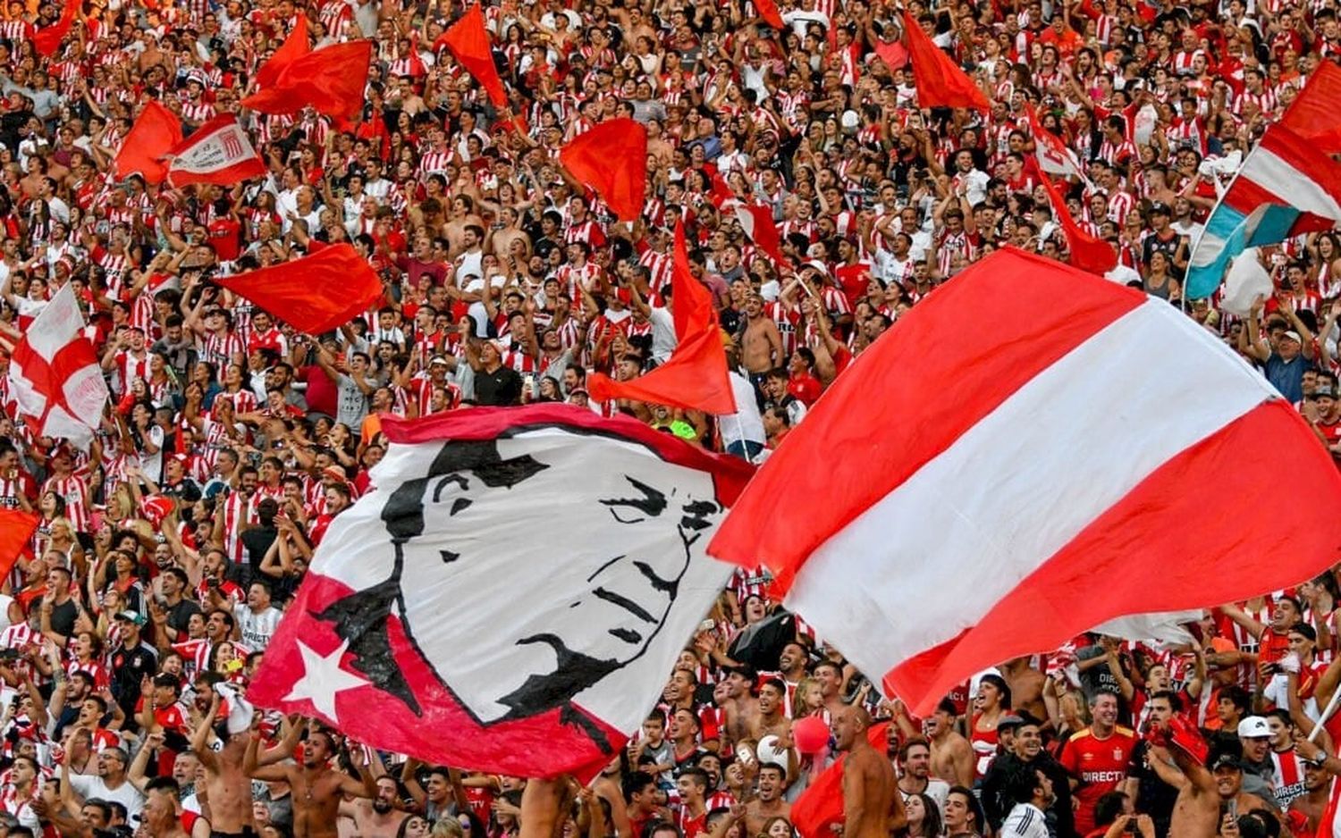 Estudiantes tomó una sorprendente medida con los hinchas que viajen a la final