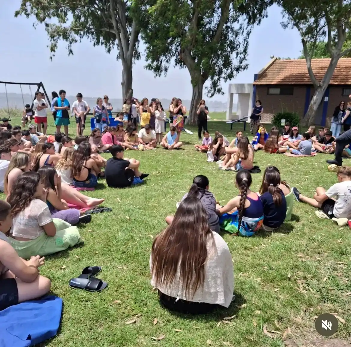 Campamento escolar que disfrutan 170 chicos en Chascomús