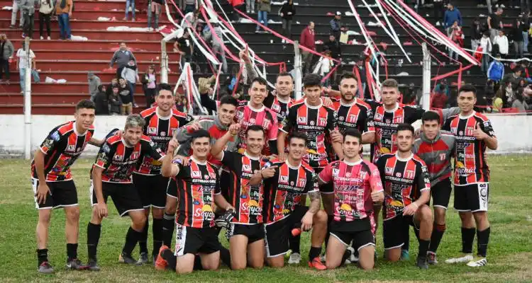 Primera A: Paraná volvió a ganar un clásico después de más de dos años