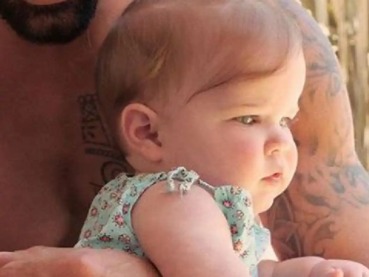 Ricky Martin compartió la primera foto de Lucía, su hija, en sus brazos
