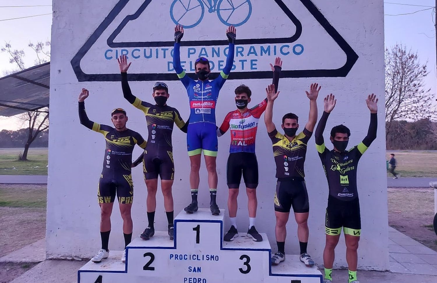 Volvió la actividad al circuito Panorámico del Oeste: Agustín Basualdo y Mariano Manzo se subieron al podio
