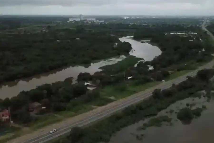Alerta en Corrientes por los ríos Paraná y Uruguay.