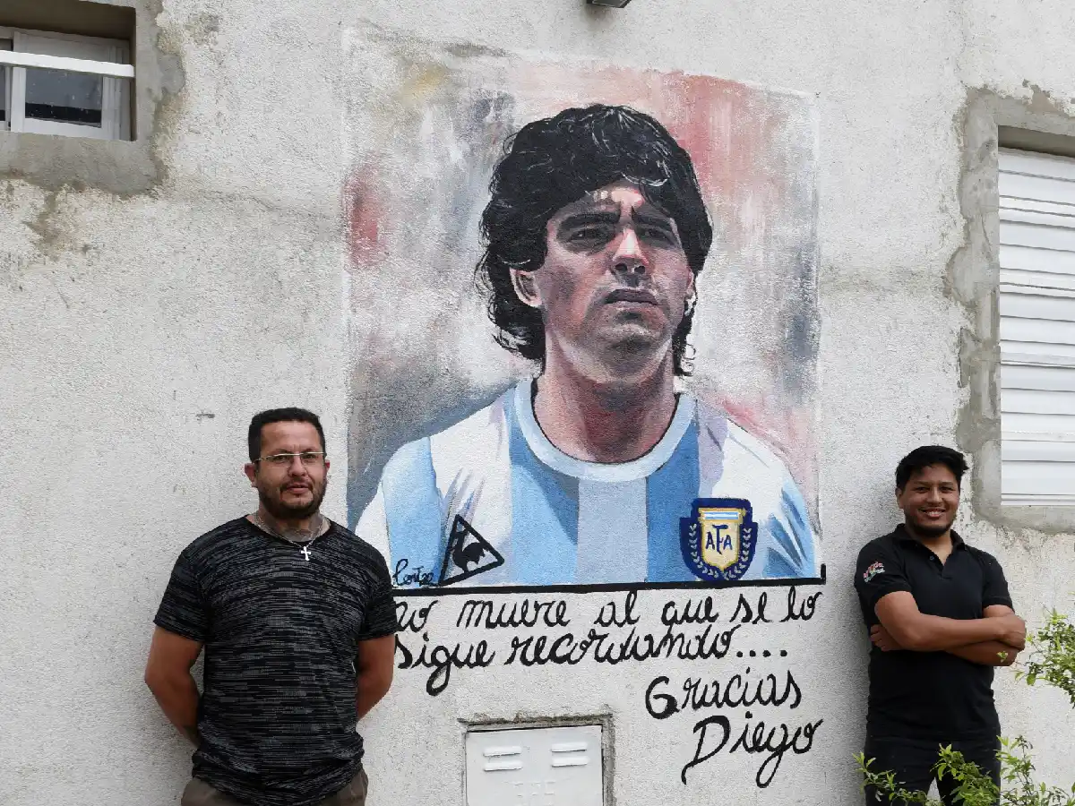 Maradona eterno en barrio Bouchard   