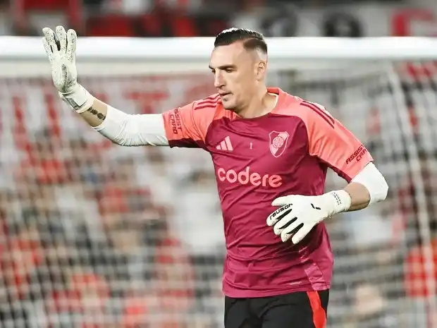 Armani se pierde los amistosos de River y enciende las alarmas en la pretemporada