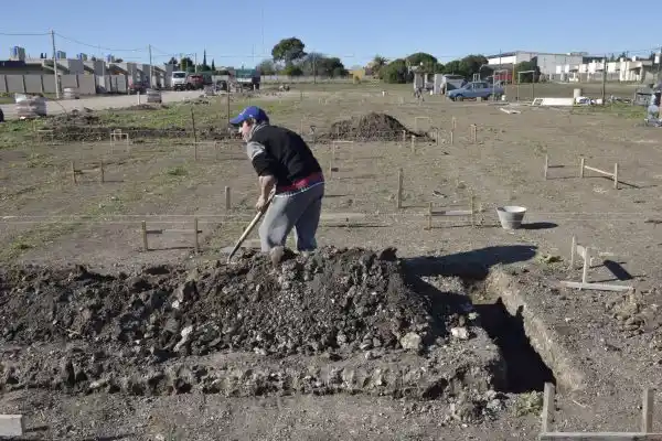 Construyen otras 25 viviendas