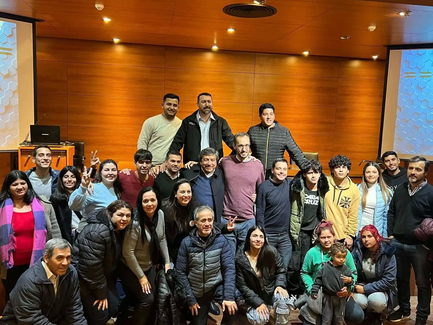 Gran convocatoria tuvo la conferencia de Santiago Liaudat