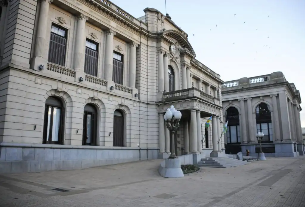 Insisten con el pedido para que Lunghi se expida sobre la denuncia contra su colaborador
