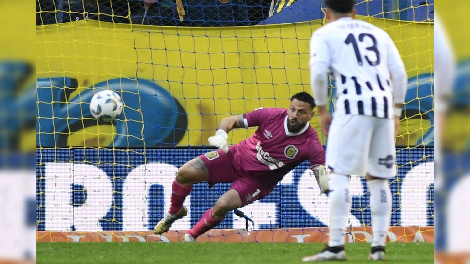 "Fatura" Broun y el momento en el que le ataja el penal a Garro.