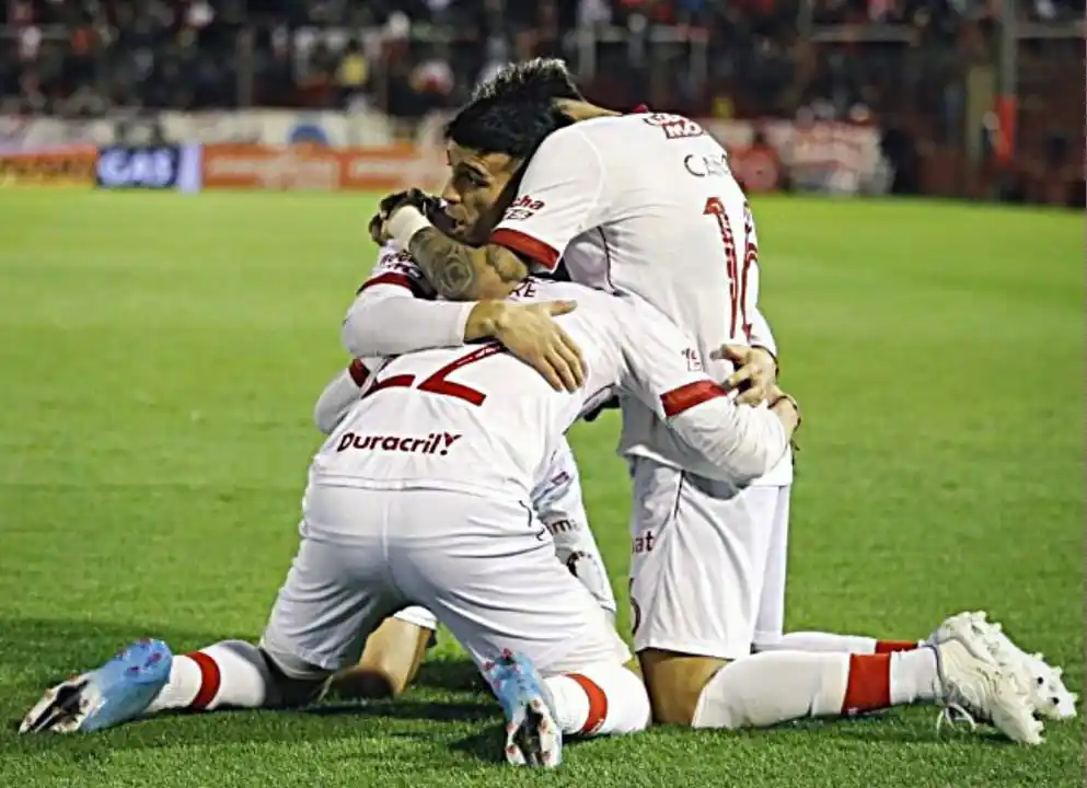 Póker de goles en el Ducó para el Huracán de Dabove