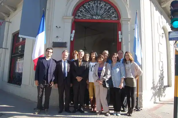 Estuvo en la ciudad el delegado nacional de Alianzas Francesas 