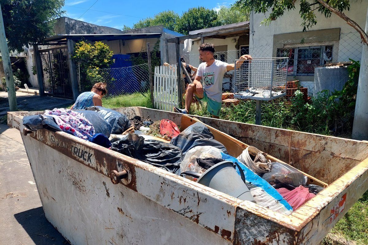 Más de 400 vecinos del barrio Munilla participaron en la campaña “Patio Limpio”