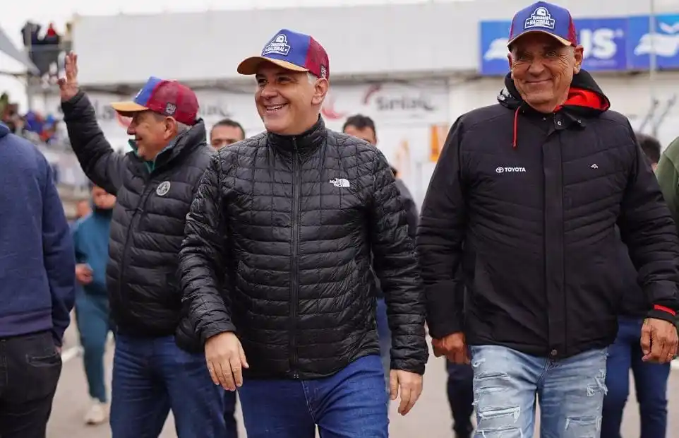 Llaryora asistió al Cabalén y ratificó su decisión de invertir en la infraestructura de este circuito