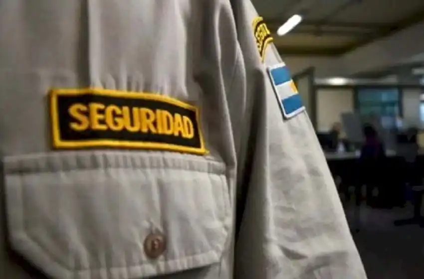 Una abultada deuda de Pami pone en estado de alerta y movilización a 90 trabajadores de seguridad privada