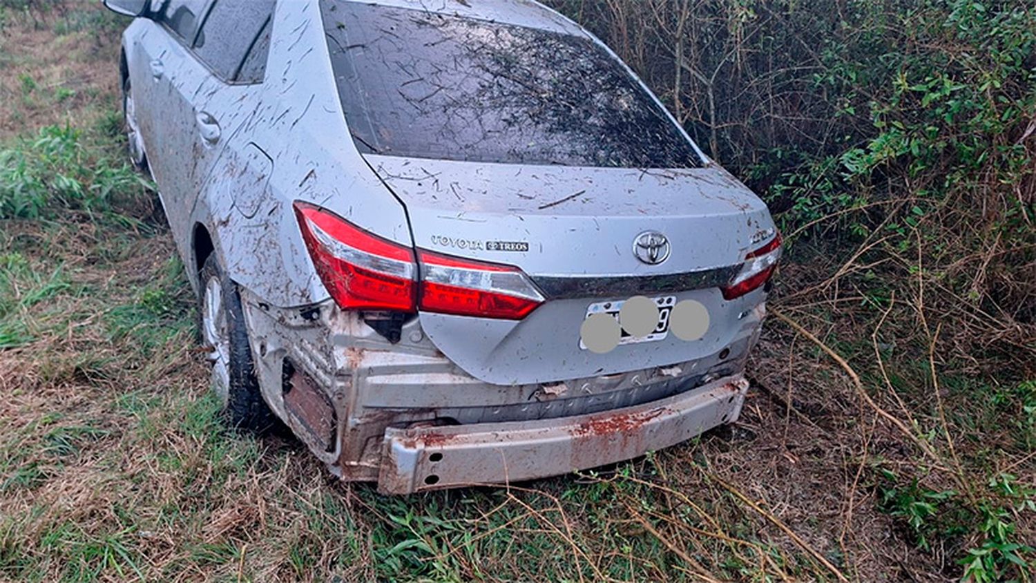 Dos hermanos sufrieron un fuerte despiste en la Autovía 14