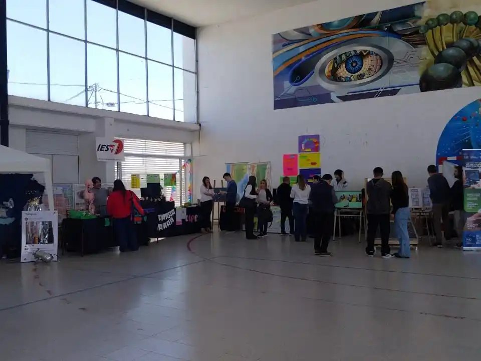 ""Estudiá en Santa Fe" se desarrolló este miércoles 24 en las instalaciones del IES N° 7. Foto: Gentileza