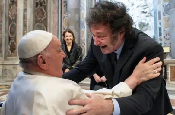 Milei viaja al Vaticano para asistir al funeral del papa Francisco