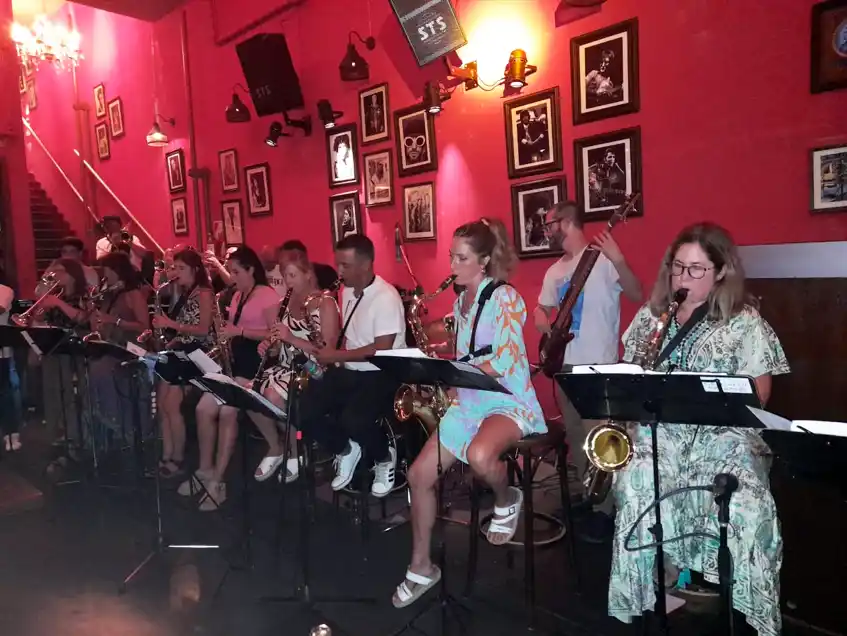 Músicos. En el despliegue del espectáculo en Etiopia