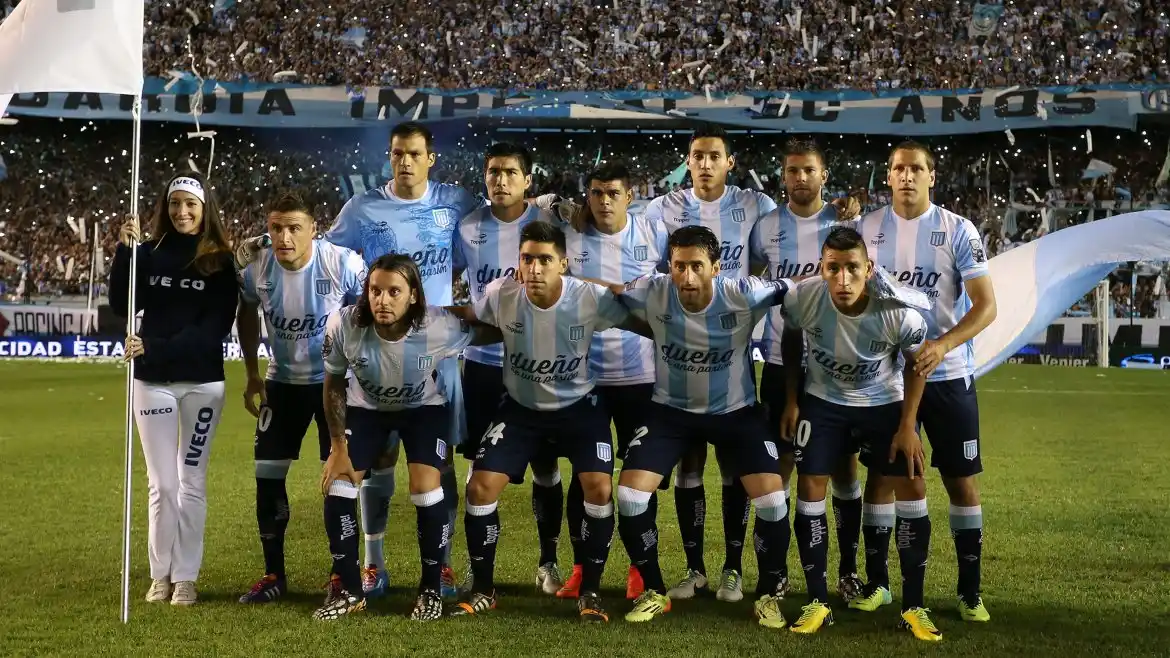 Racing es campeón del fútbol argentino después de 13 años