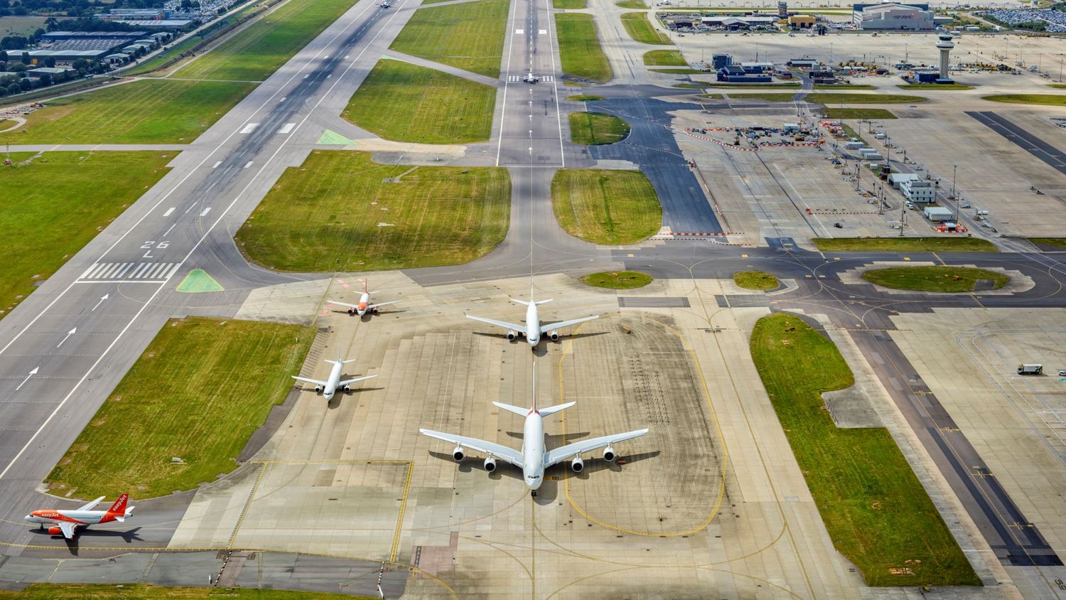 UK Government Gives Provisional Backing to Second Runway at Gatwick Airport