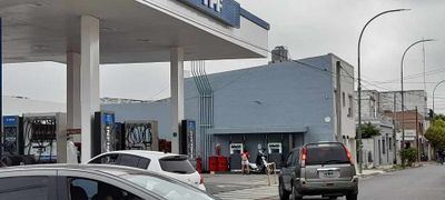 YPF habilitó pagar la nafta en dólares con su aplicación: cómo funciona
