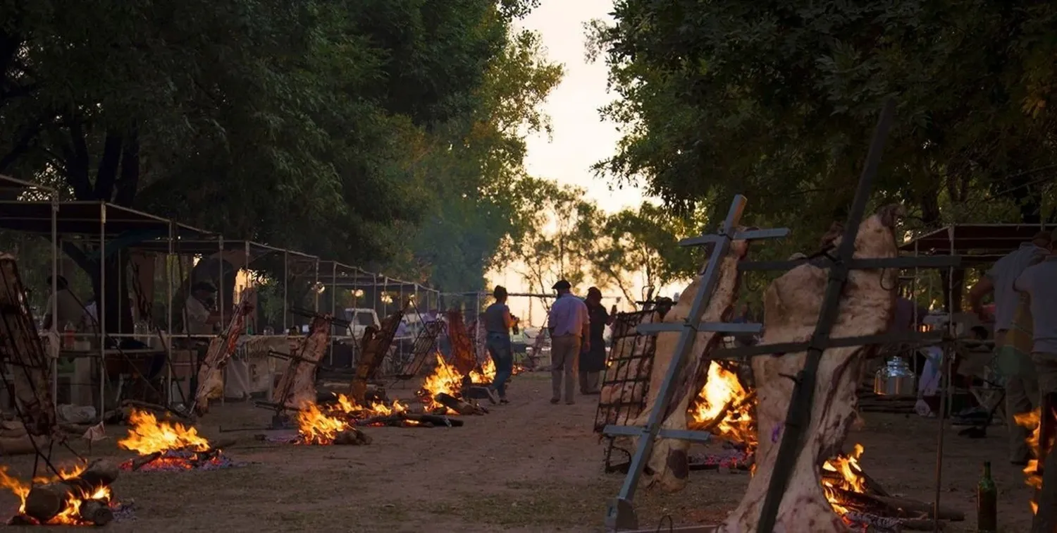 En 2023, del tradicional concurso formaron parte 27 duplas de asadores de la región y de las provincias de Entre Ríos, Córdoba y Buenos Aires.