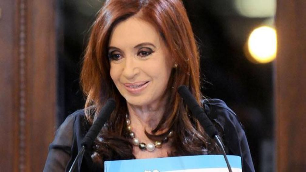 Tras anuncios sobre la AUH, Cristina se reúne con el "Chino" Maidana y Susana Trimarco