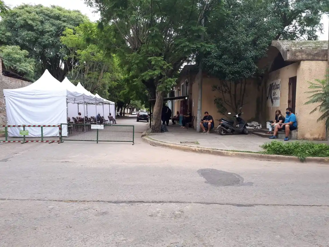 Vacunación contra el coronavirus: este lunes llegan 900 dosis de Sputnik V al Club de Jubilados