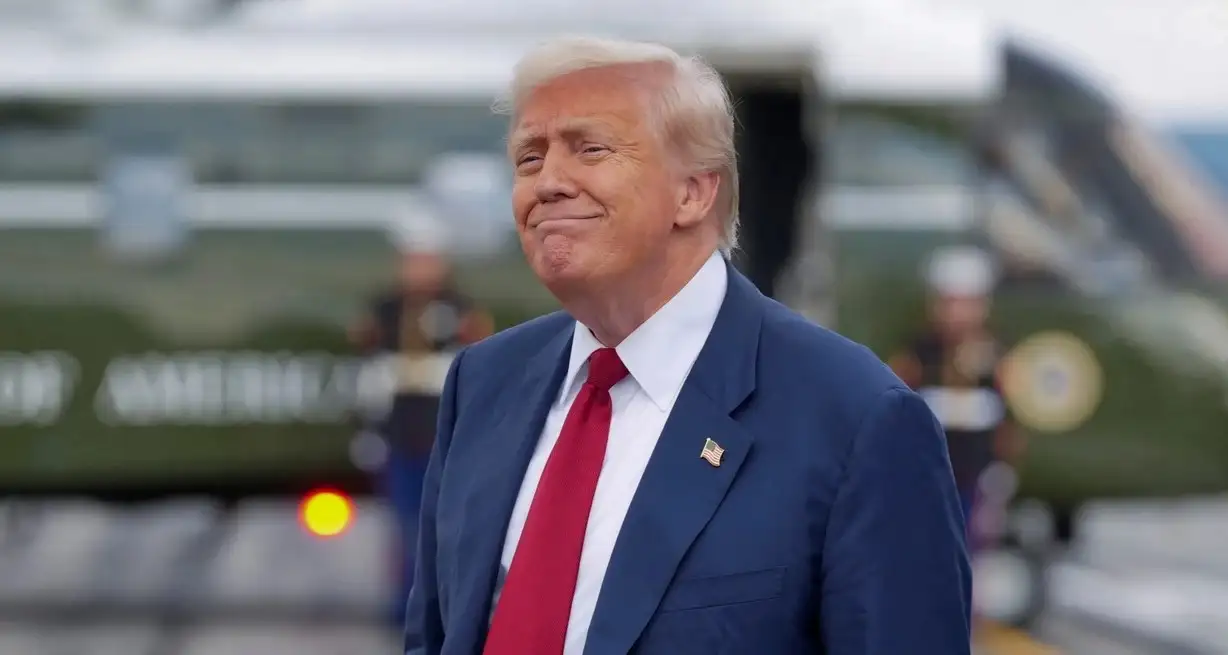 Trump busca reestructurar el comercio global elevando tarifas a más de 60 países. Foto: REUTERS / Ken Cedeno.