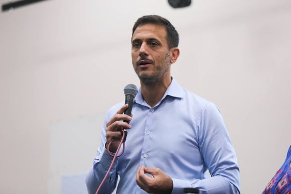 Intendente de Lanús salió al cruce de Kicillof por el lanzamiento de su espacio político