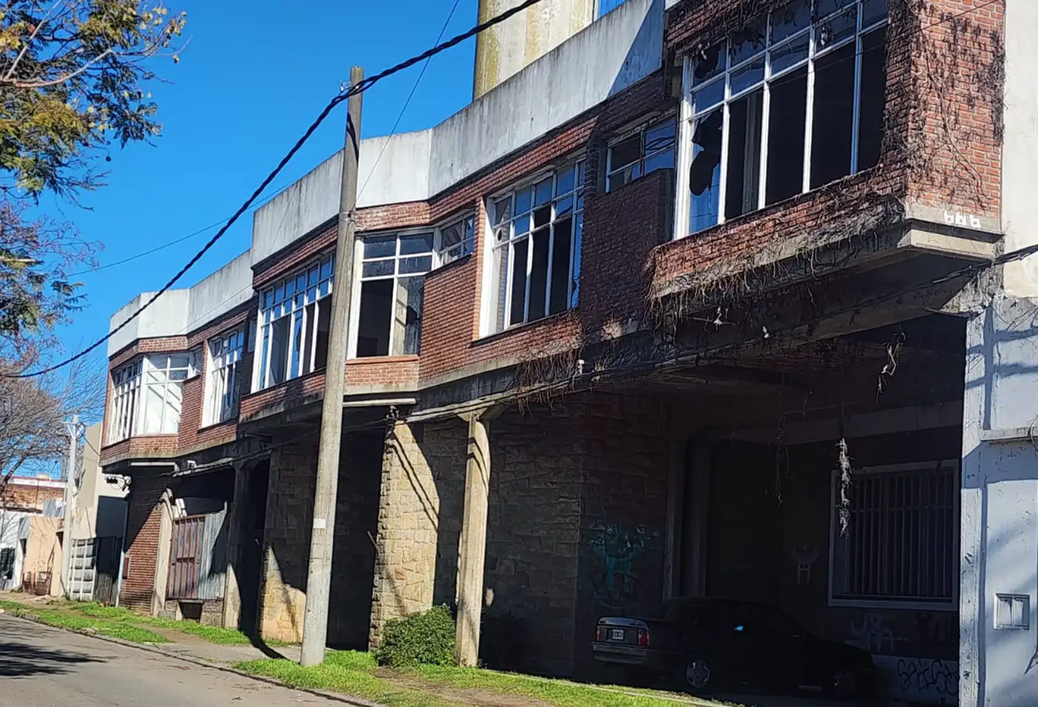 Las instalaciones de la exTahuilco, ubicadas sobre Dinamarca al 700, no recibieron ofertas durante la subasta judicial.