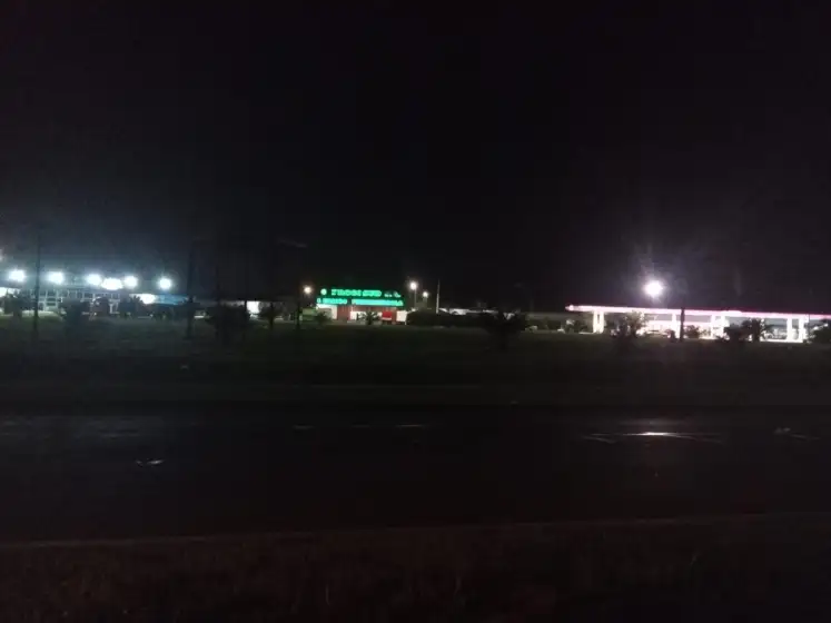Peligro en la ruta 226: vehículos en contramano en ingreso a Mercado frutihortícola