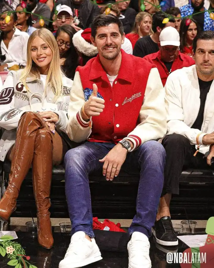 Thibaut Courtois, junto a su esposa