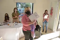 Entregaron escrituras a 75 familias