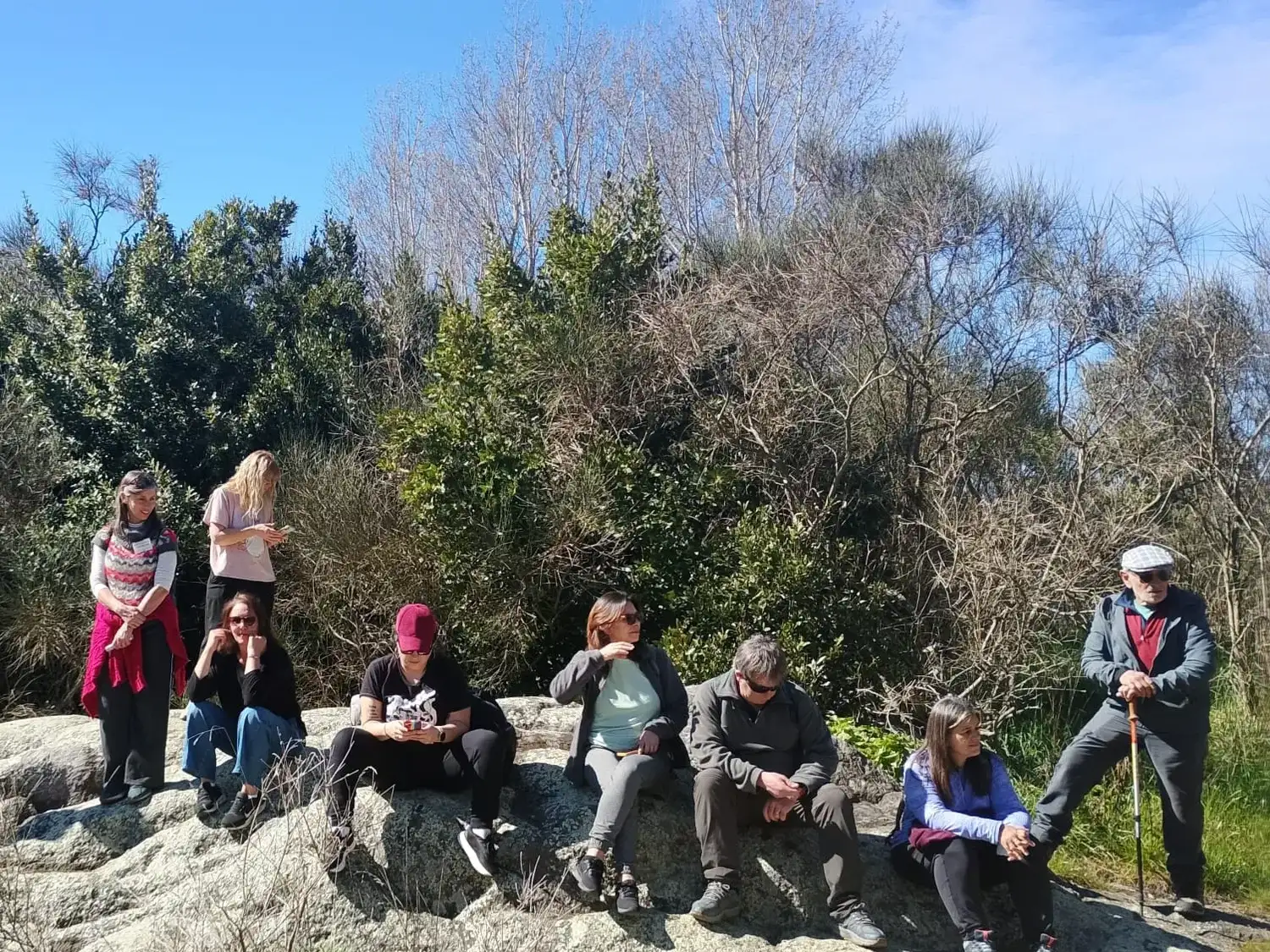 ANFITRIONES - 3