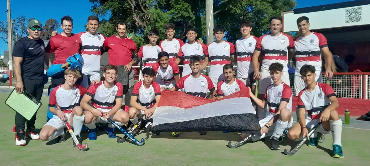 El equipo que representa a la ciudad hizo su presentación este jueves en Paraná.