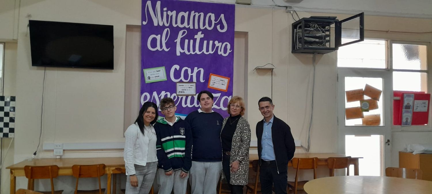 Belen Pivetta, Valentin Valsagna, Bautista Dutruel, Alicia Chiappero y Claudio Gudiño recibieron a LA VOZ DE SAN JUSTO