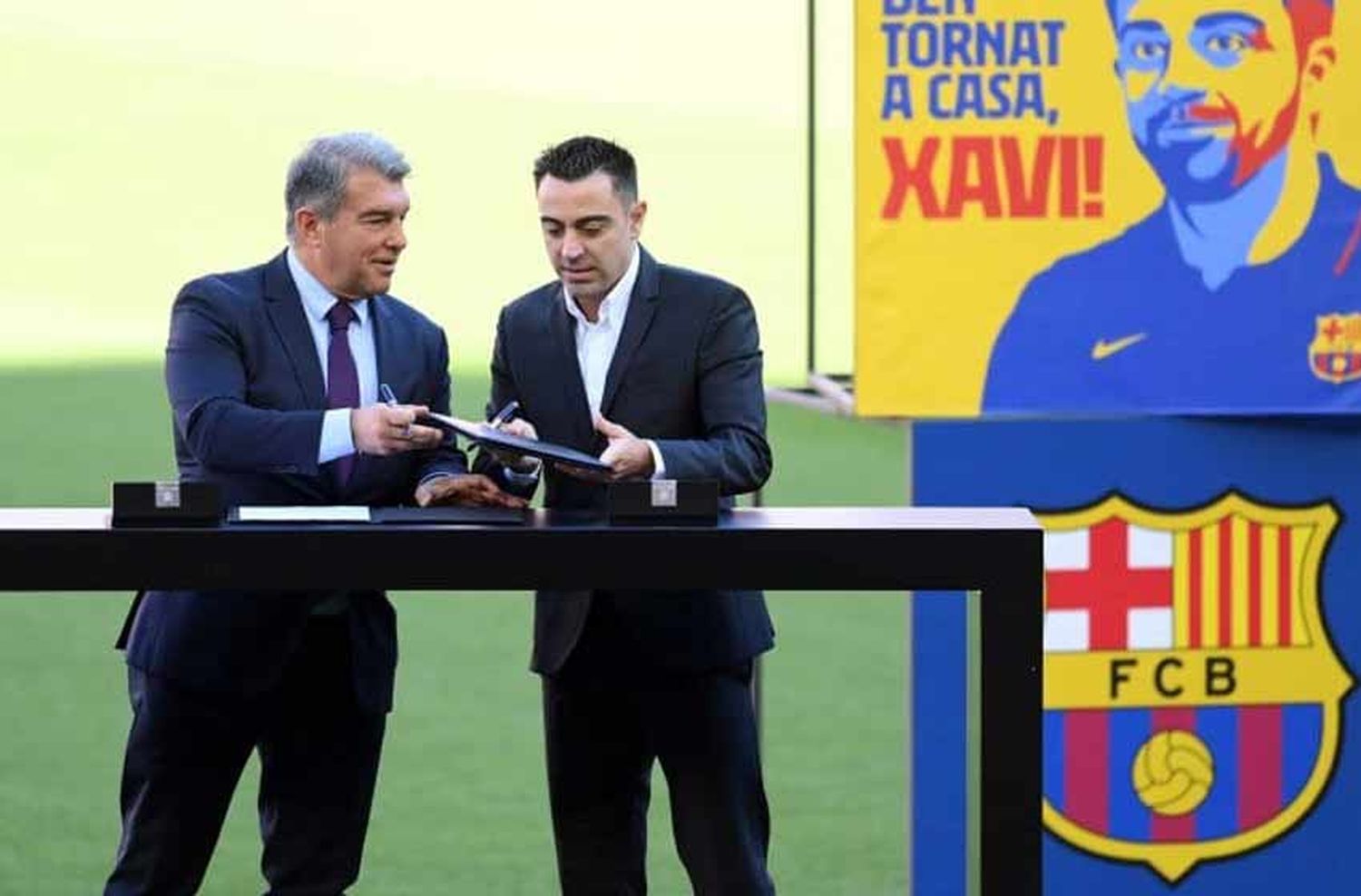 Presentaron a Xavi como nuevo entrenador del Barcelona