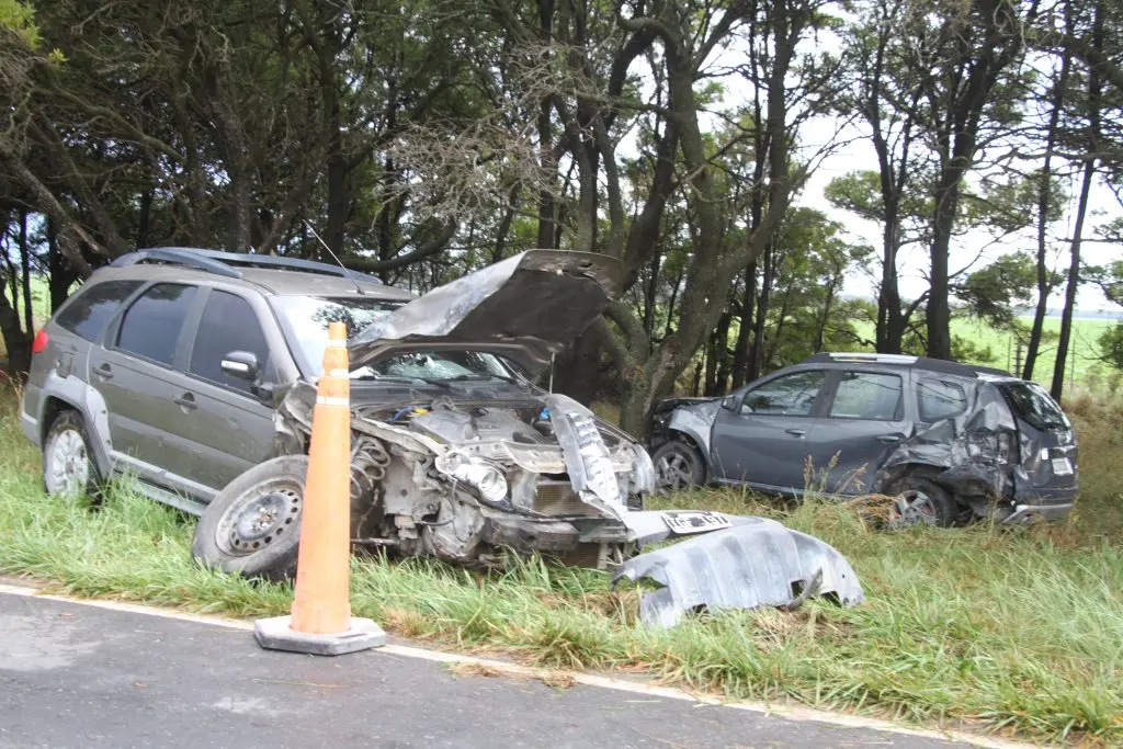 Así quedaron los vehículos tras el accidente (Fotos - Carolina Mulder)