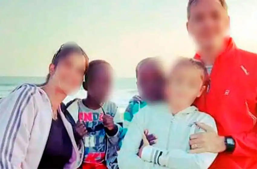 Bahía Blanca: buscan una nueva familia para los hermanitos africanos abandonados