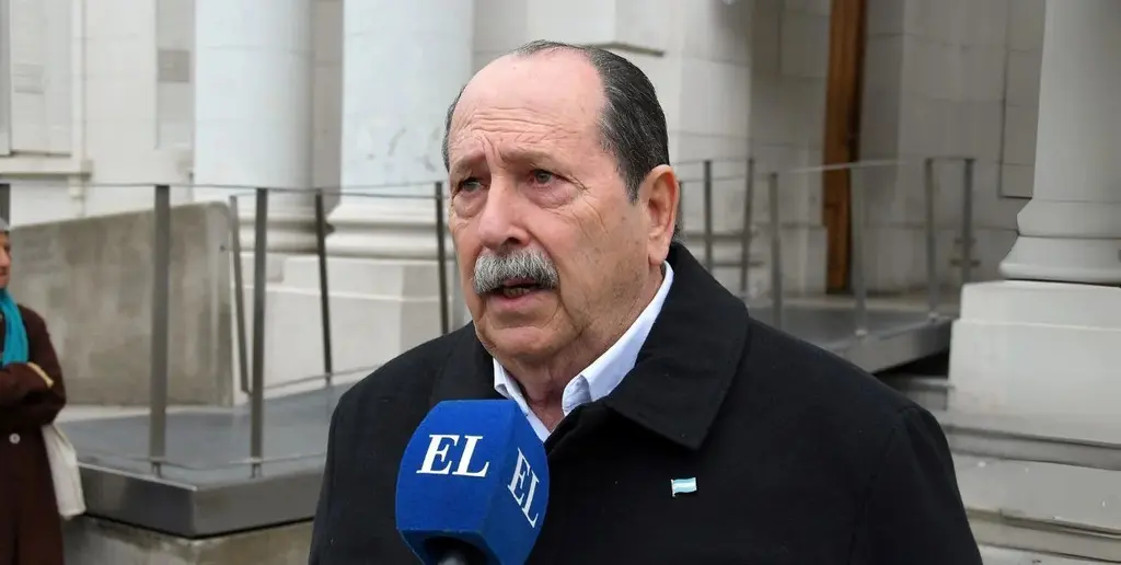 Owen Crippa, teniente de navío, piloto de la Armada Argentina y VGM