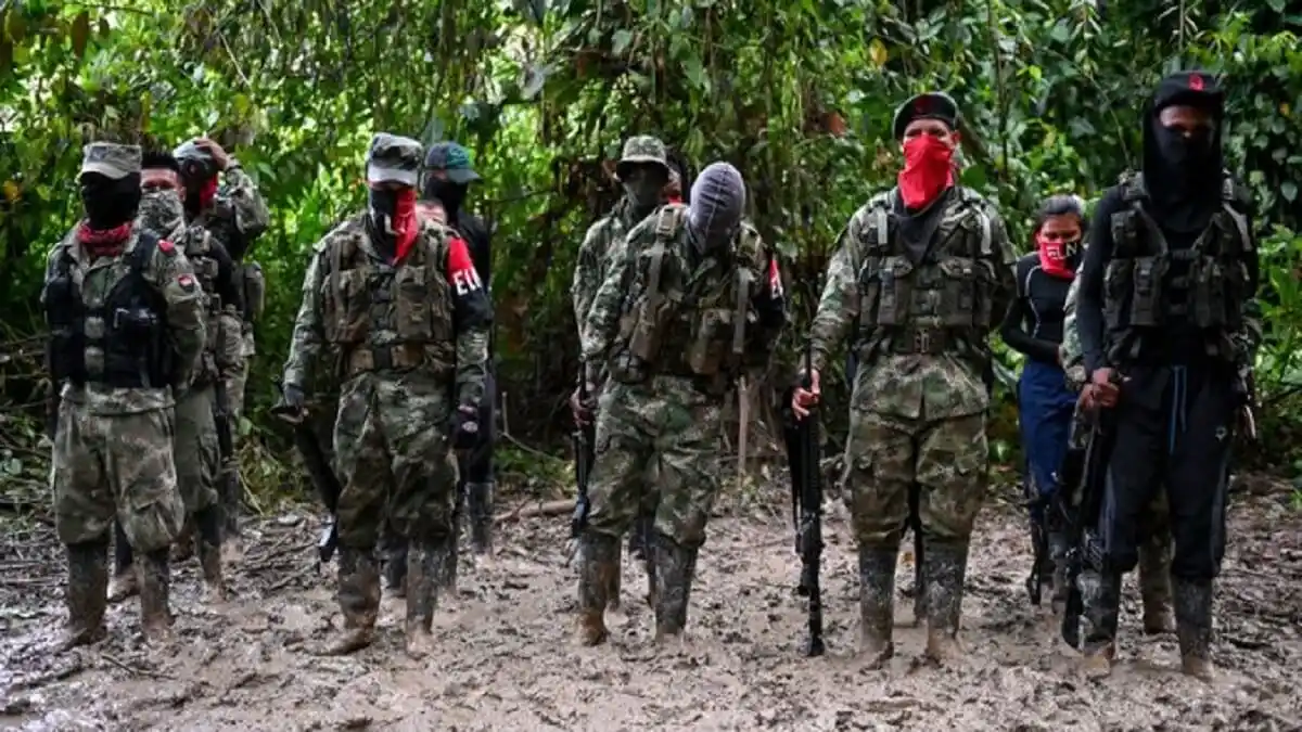 «LA MESA DE DIÁLOGO ESTÁ  EN CRISIS»: el ELN rechaza imposiciones de Petro