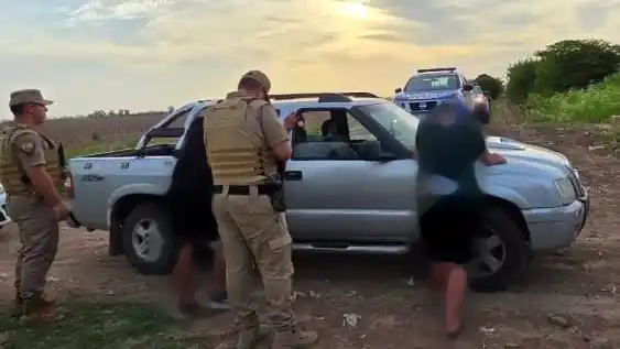 Los hombres fueron detenidos por la patrulla rural.