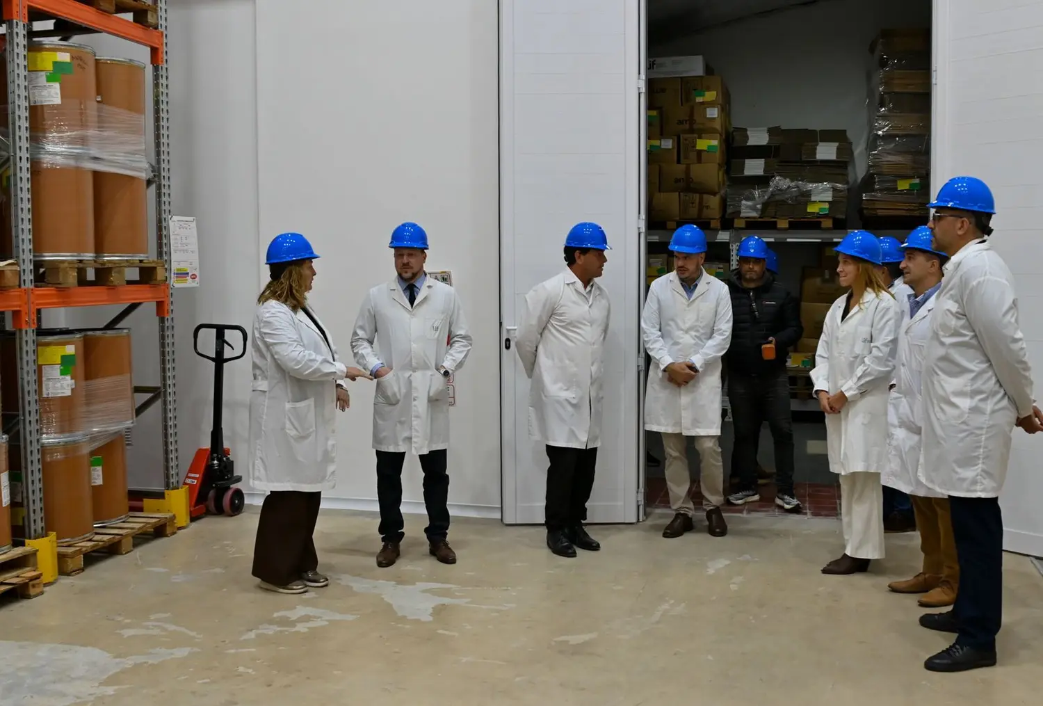 La ministra Ciandio recorrió el Laboratorio Industrial Farmacéutico