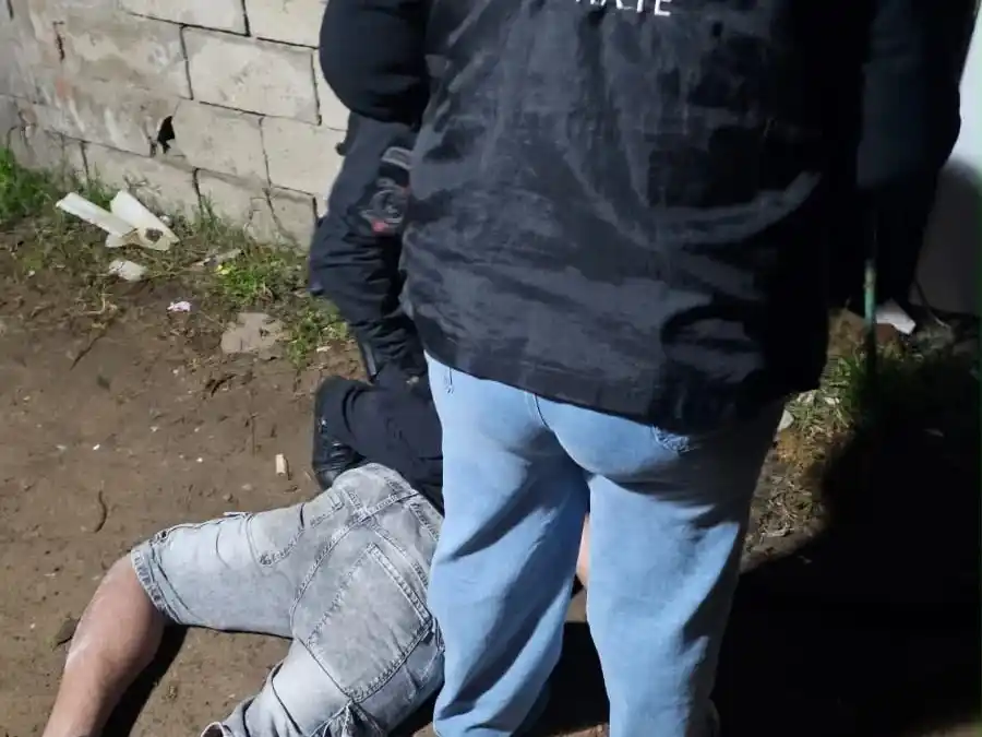 Lo buscaban por el crimen de un jubilado y lo encontraron oculto en un pozo bajo una habitación - Image 2