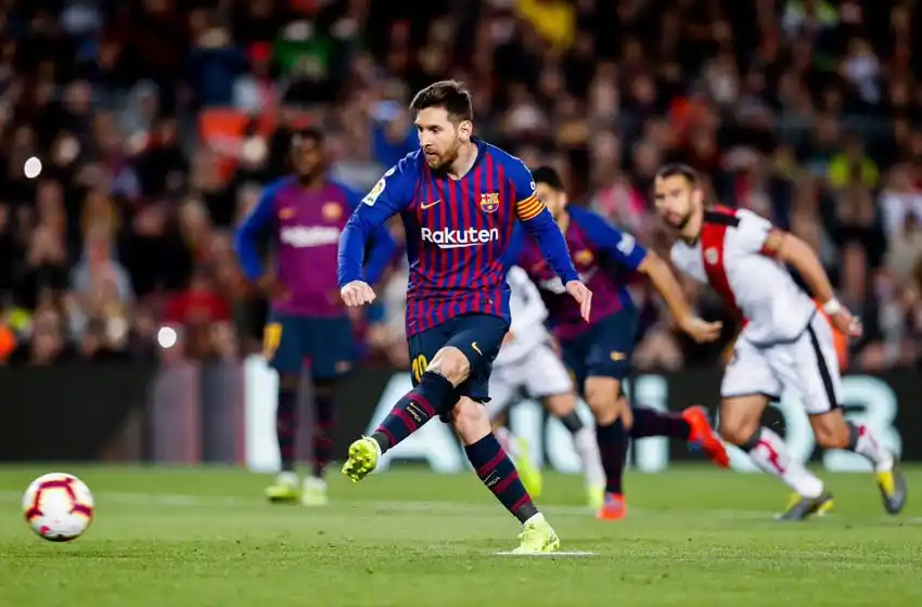 Con gol de Messi de penal, Barcelona lo dio vuelta y mantuvo la ventaja