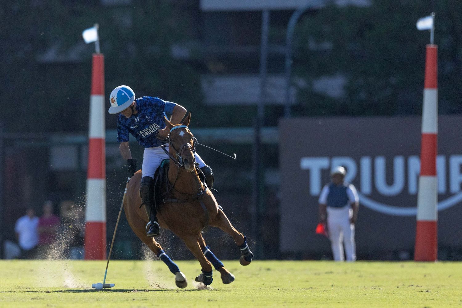 FOTO SANTIAGO YOUNG La Dolfina logró el triunfo en el suplementario.